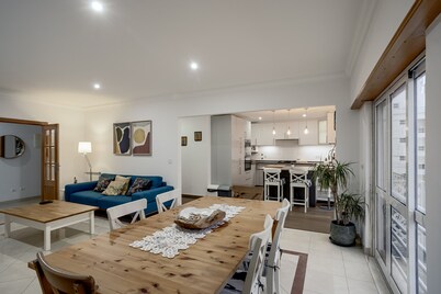 Carcavelos Bright Modern Apartment by Homing