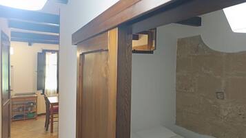 1 chambre, fer et planche à repasser, accès au Wi-Fi (inclus)