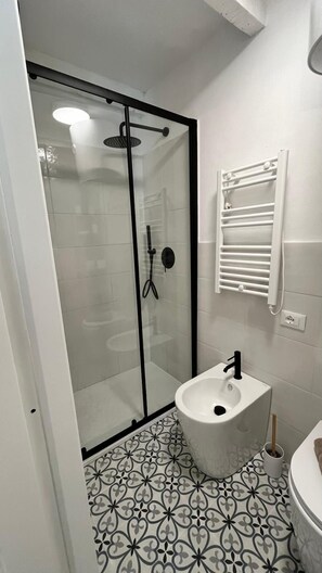 Shower, hair dryer, bidet, towels - Petit Buragna (Alghero)