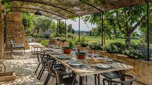 Outdoor dining - Maison De Marbre - Five Bedroom Villa, Sleeps 10 (Maussane-les-Alpilles)