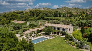 Exterior - Maison De Marbre - Five Bedroom Villa, Sleeps 10 (Maussane-les-Alpilles)