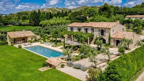 Exterior - Maison Sanctuaire - Five Bedroom Villa, Sleeps 10 (Maussane-les-Alpilles)
