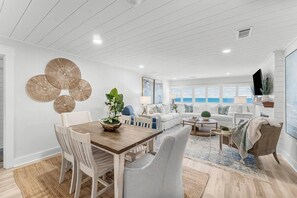 Dining - Penthouse with Rooftop Deck
Continental Condos * Seaside 601 (Panama City Beach)