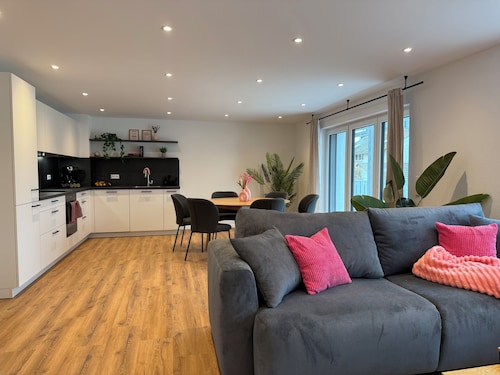Moderne Wohnung nahe Europa-Park & Straßburg
