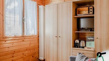 Chalet | Living area | 35-inch TV with satellite channels
