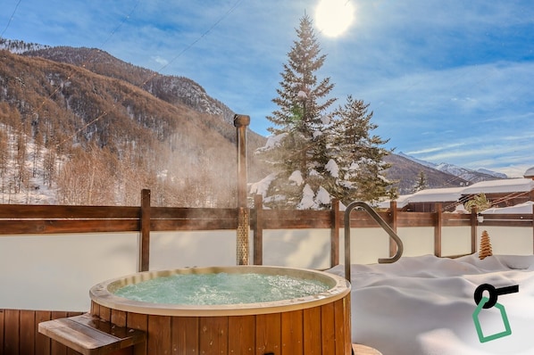 Outdoor spa tub - Hotiday Pragelato (Pragelato)