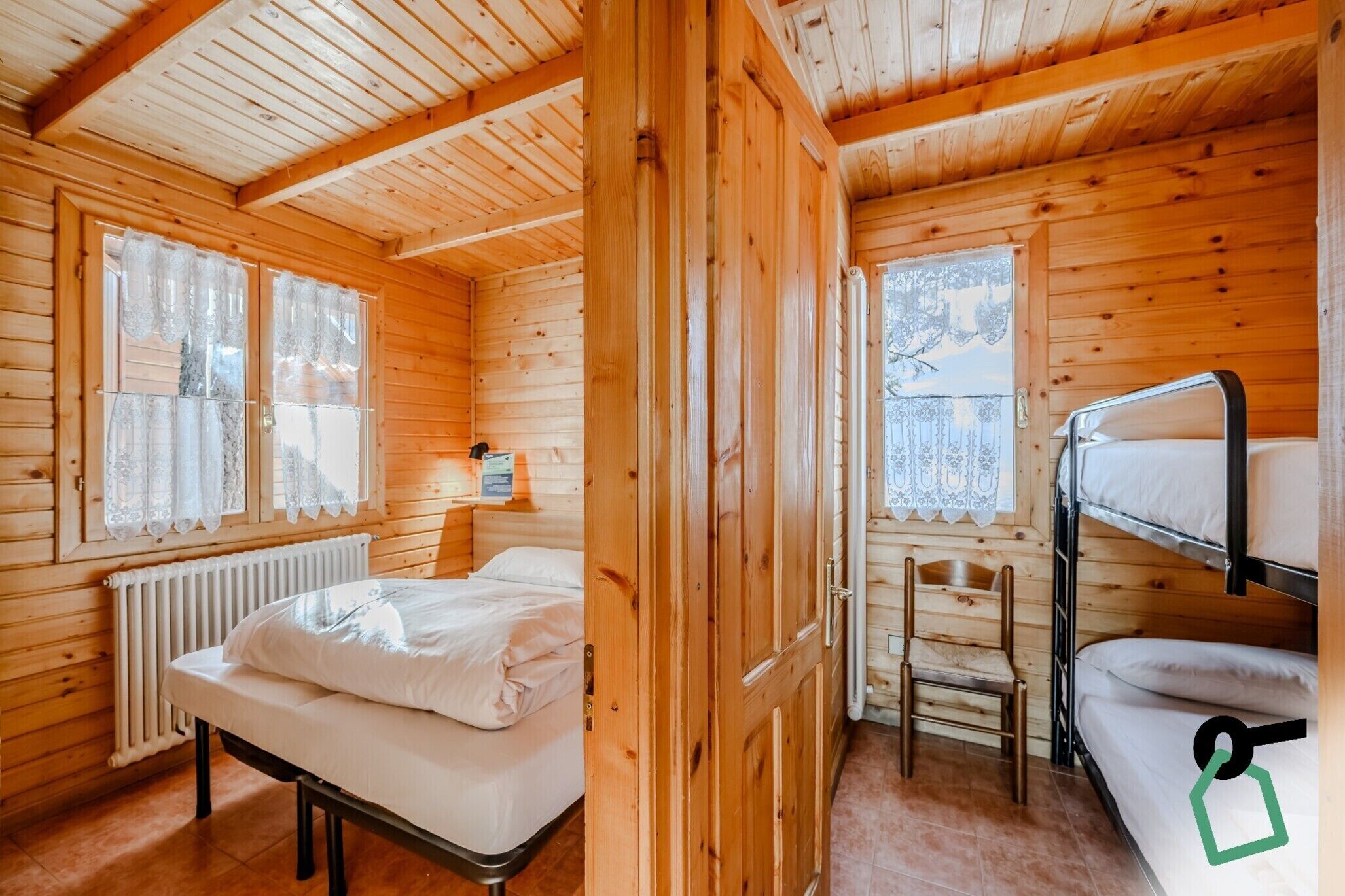 WiFi (free), bed sheets