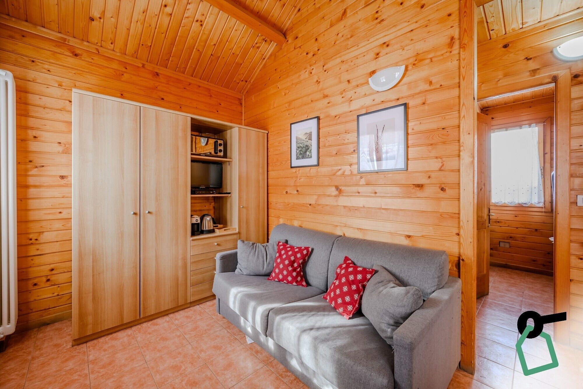 Chalet | Area soggiorno | TV 35 pollici con canali satellitari
