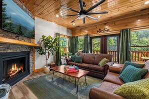 Smart TV, fireplace, video games, offices - Indoor Pool | Great Location | Hot Tub | Arcades (Sevierville)