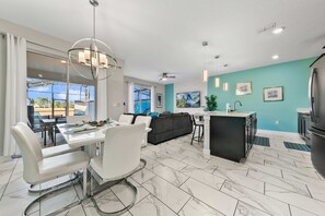 Interior - Epic Level-Up Villa - Walk to Oasis Club - Mario Room  Mural Pool (Davenport)