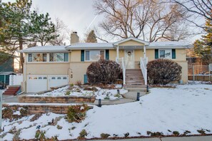 Exterior - 2 Mi to Old Town: Pet-Friendly Home Base in Arvada (Arvada)