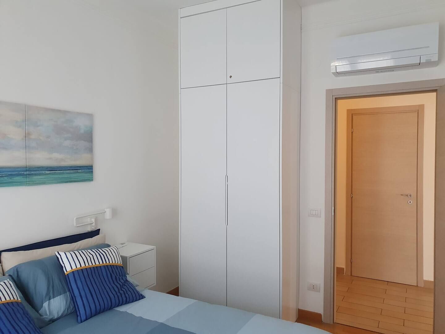 2 عدّة غرف نوم ومكواة/لوح كي وواي فاي وملاءات أسرّة