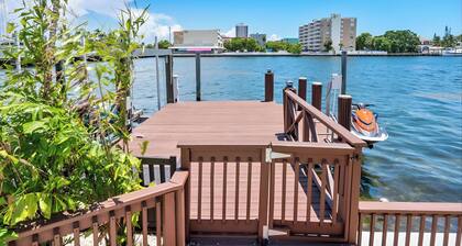 Miami Waterfront Villa / Yacht Dock & Heated Pool