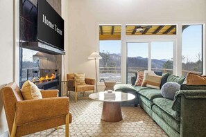 TV, peis og kontorer