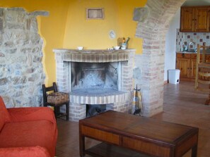 Living area - Casale in pietra nelle tranquille colline umbre nelle vicinanze di Orvieto. (Orvieto)