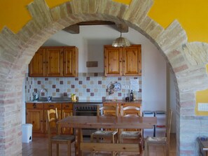Private kitchen - Casale in pietra nelle tranquille colline umbre nelle vicinanze di Orvieto. (Orvieto)