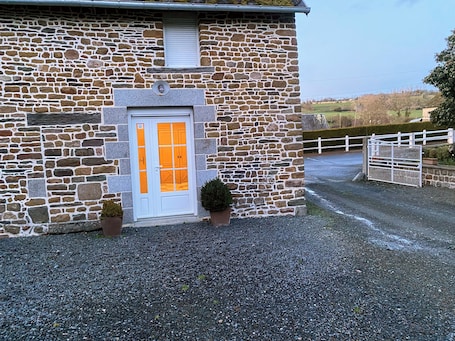 Exterior detail. Bed & Breakfast Le Nid Douillet