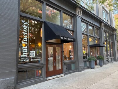 The Derby Loft-Skyline Views-Downtown Cleveland-3bdrm, 1.5bath