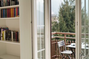 Interior - Casa di Alex - Two Bedroom Apartment, Sleeps 4 (Introbio)