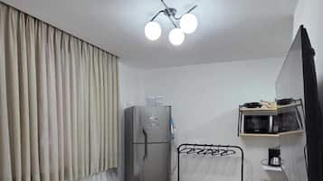 Basic Studio, 1 Double Bed, Kitchenette, City View | Free WiFi