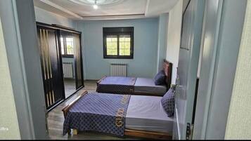 Zimmersafe, Bügeleisen/Bügelbrett, WLAN, Bettwäsche