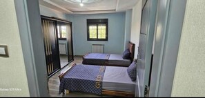 Coffres-forts dans les chambres, fer et planche à repasser, Wi-Fi