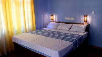 In-room safe, iron/ironing board