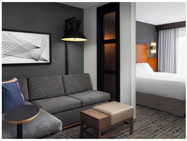 Iron/ironing board, WiFi, bed sheets - Hyatt Place Hotel in fantastic Indianapolis near Airport
1 king bed+sofa bed (Indianapolis)