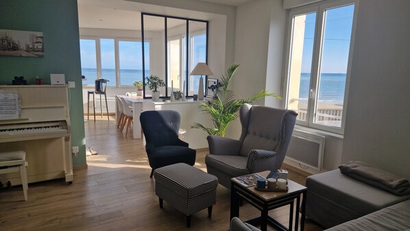 Interior - Apartment by the Sea (Grandcamp-Maisy)