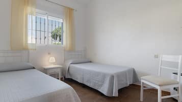 Bügeleisen/Bügelbrett, WLAN, Bettwäsche