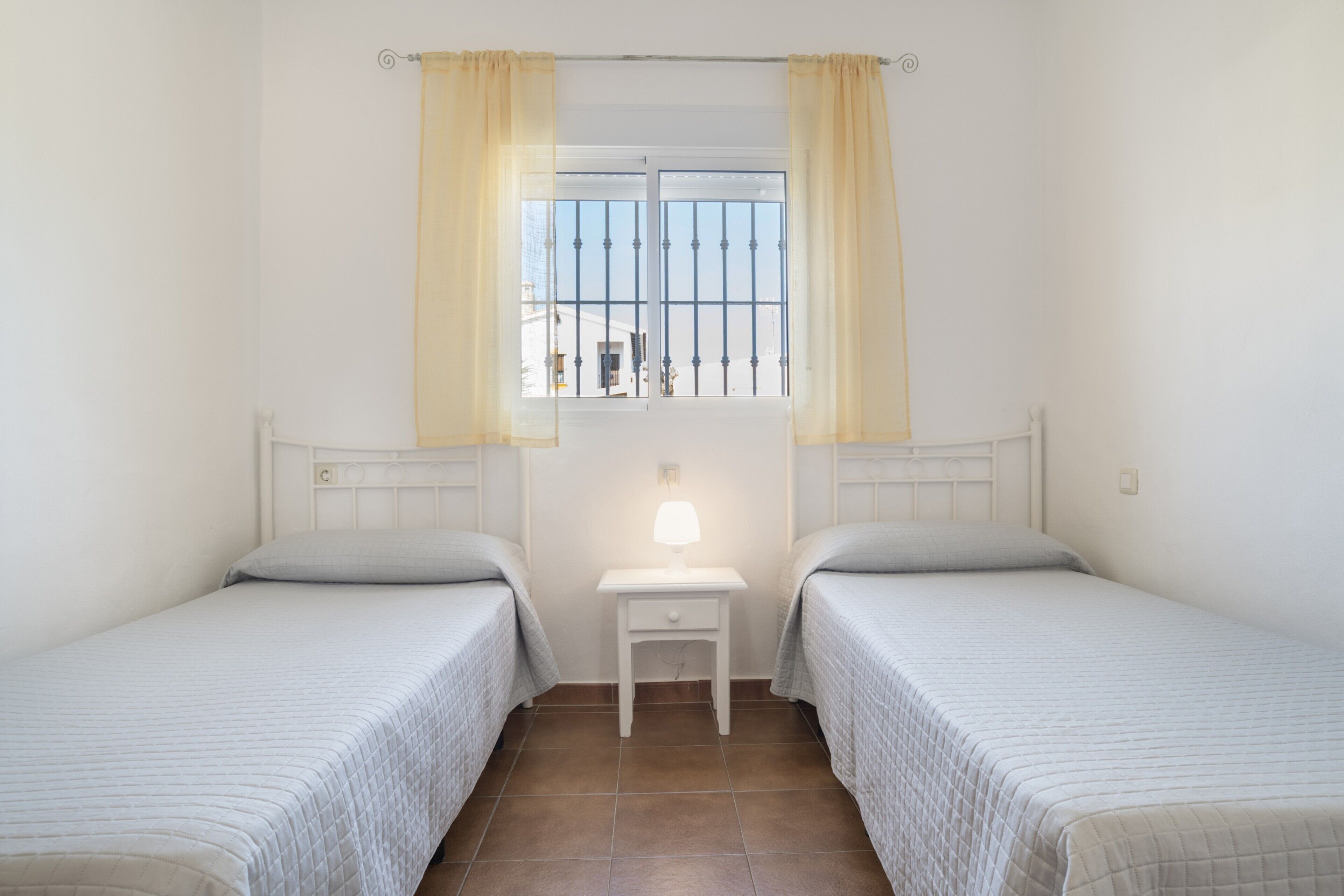 アイロン / アイロン台、WiFi、ベッドシーツ