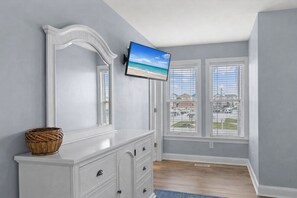 Interior - Barefoot A, Oceanview Duplex with 3 bedrooms and 3.5 Baths! (Atlantic Beach)