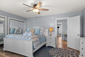 3 bedrooms, iron/ironing board, WiFi - Barefoot A, Oceanview Duplex with 3 bedrooms and 3.5 Baths! (Atlantic Beach)