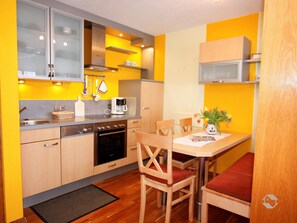 Kühlschrank, Ofen, Herdplatte, Geschirrspüler