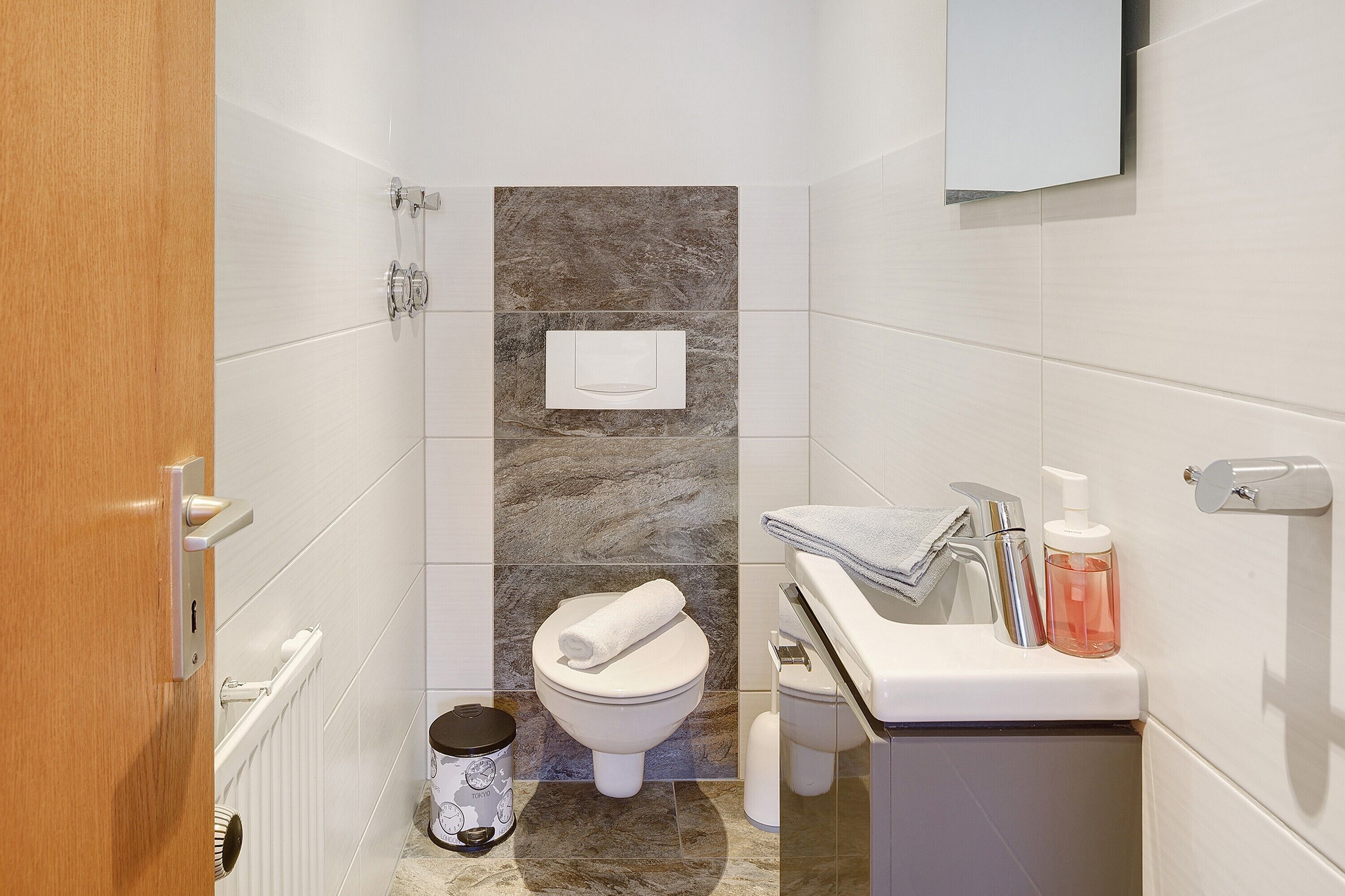 Een douche, een haardroger, handdoeken