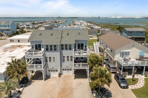 Exterior - Barefoot B, Oceanview Duplex with 3 bedrooms 3.5 baths! (Atlantic Beach)
