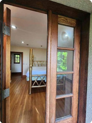 Interior - Entire accommodation: villa in West Orange, New Jersey, USA (West Orange)