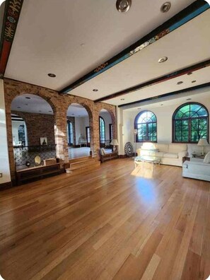 Interior - Entire accommodation: villa in West Orange, New Jersey, USA (West Orange)