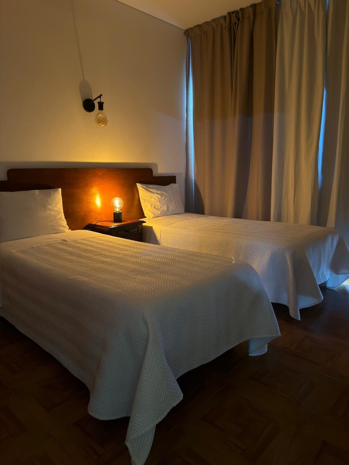 经典双床房, 阳台, 部分海景 | 免费 WiFi