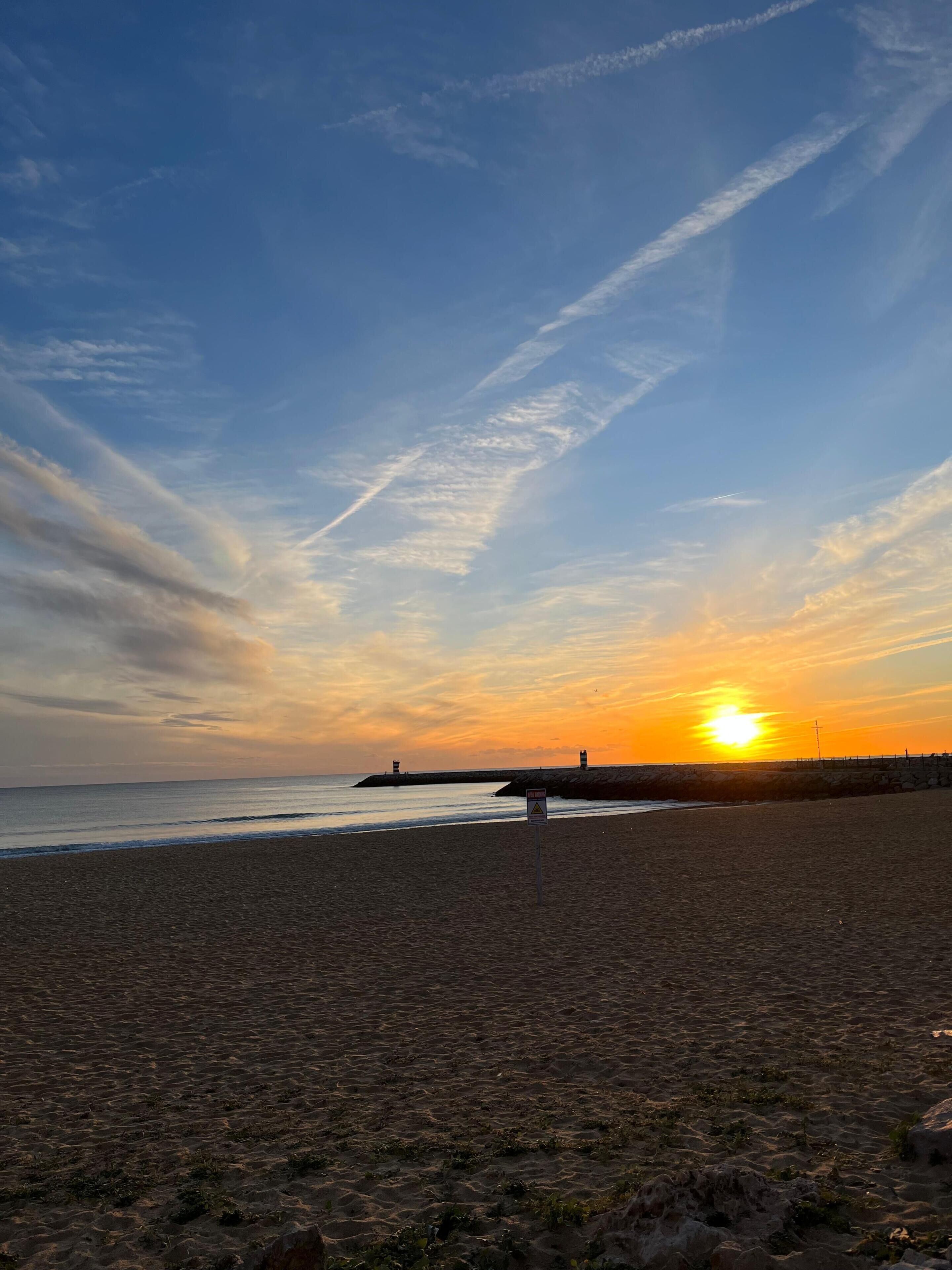 Näkymä rannalle/valtamerelle