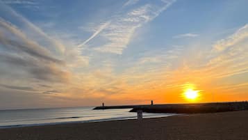 Näkymä rannalle/valtamerelle