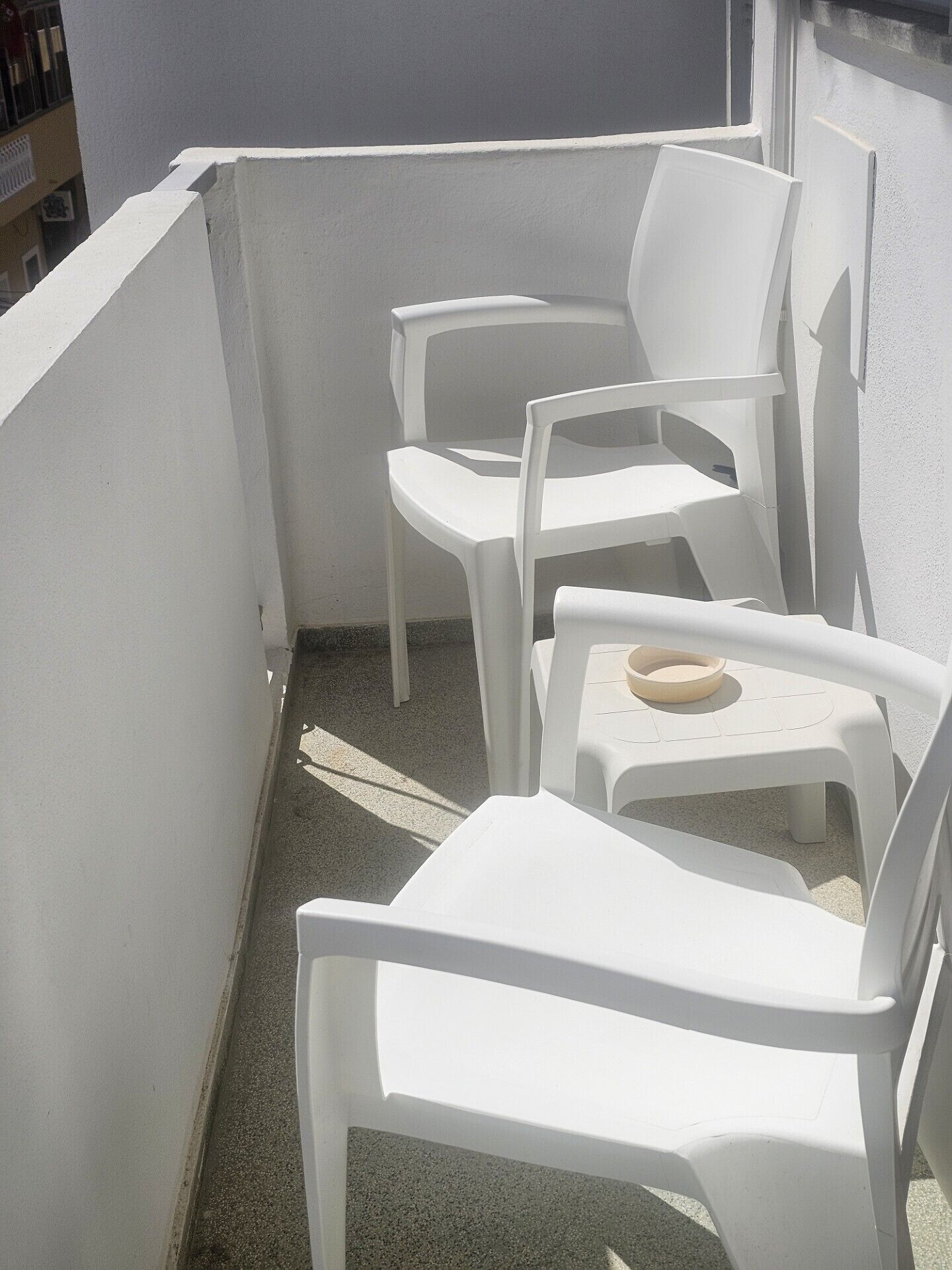 Habitación clásica doble, balcón, vistas parciales al mar | Terraza o patio