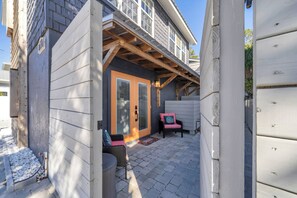 Terrace/patio - ☀️2 Bikes | Walk to Beach | Pelican's Roost ☀️ (Santa Rosa Beach)
