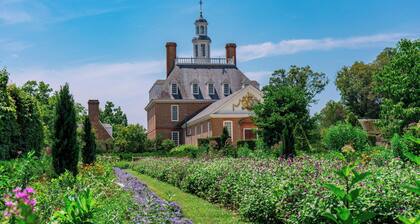 1BR Suite w/ Fireplace near Colonial Williamsburg