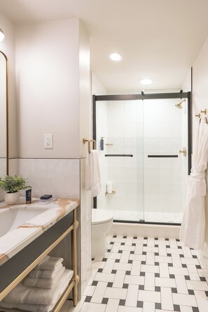 Deluxe Single Room | Bathroom