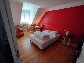 4 bedrooms, desk, iron/ironing board, WiFi - Family home - 3-minute walk to the beach (Douarnenez)