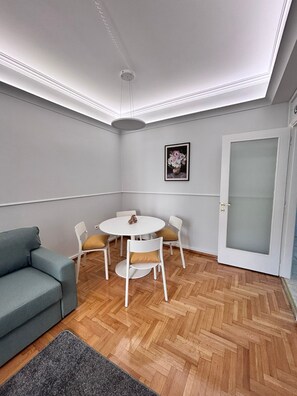 Dining - Relax-Patras Apartment. Right in the city center. Live Patras like a true local! (Patrasso)