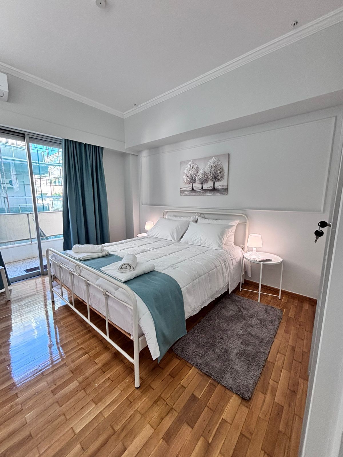 Iron/ironing board, Internet, bed sheets