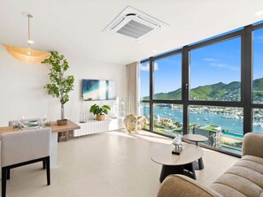 Living area - D443 - One Bedroom with Lagoon view (Cole Bay)