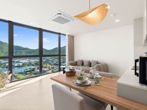 Interior - D443 - One Bedroom with Lagoon view (Cole Bay)